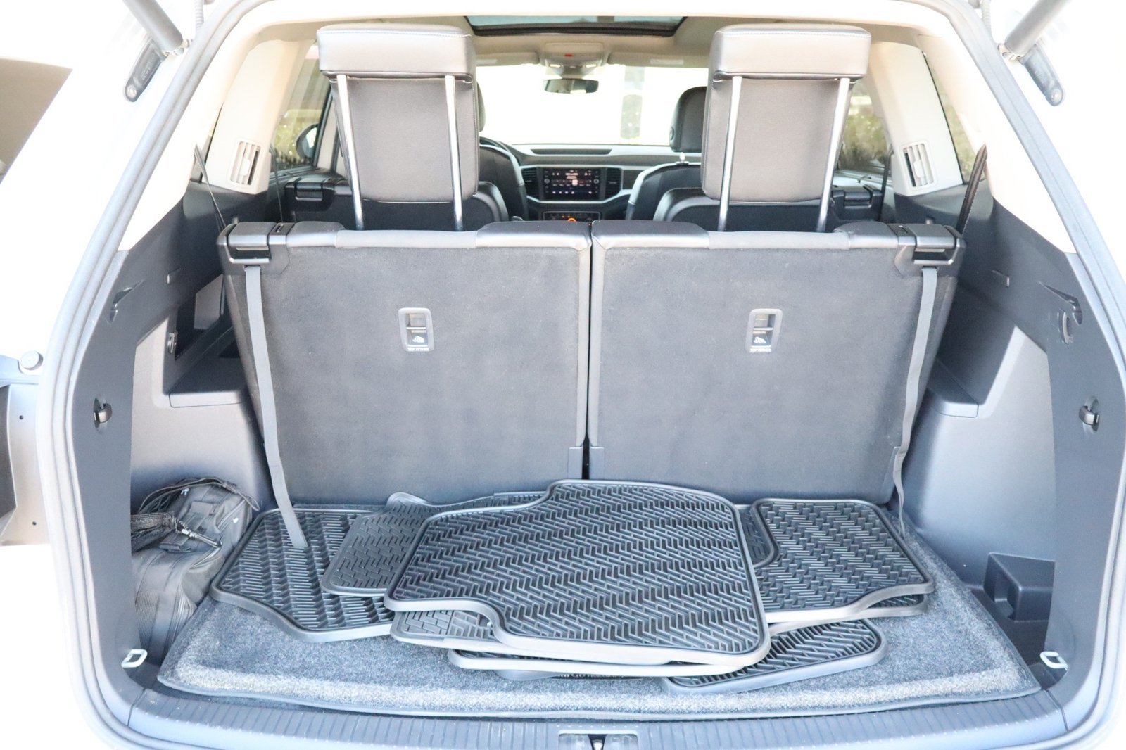 Used 2019 Volkswagen Atlas SE w/ Panoramic Sunroof Package FWD image 39