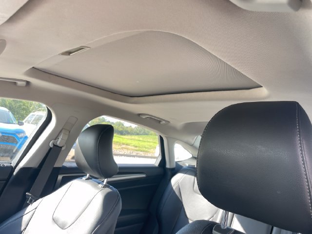 Used 2016 Ford Fusion Titanium FWD image 27