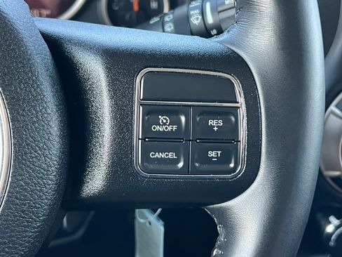 Used 2016 Jeep Wrangler Unlimited Sahara AWD/4WD image 19