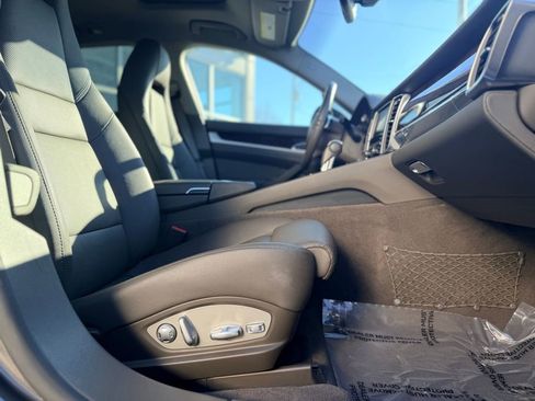 Used 2015 Porsche Panamera 4 image 21