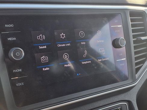 Used 2021 Volkswagen Atlas SE image 24