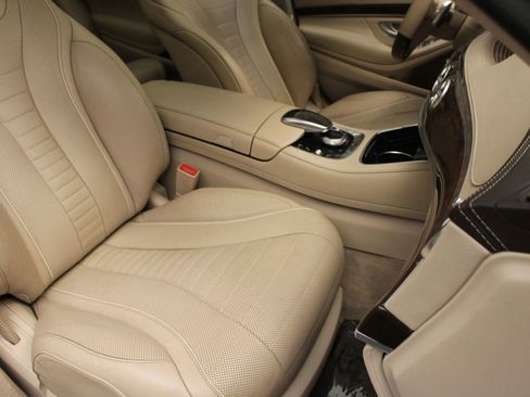 Used 2019 Mercedes-Benz S 560 4MATIC Sedan w/ Premium Package image 26