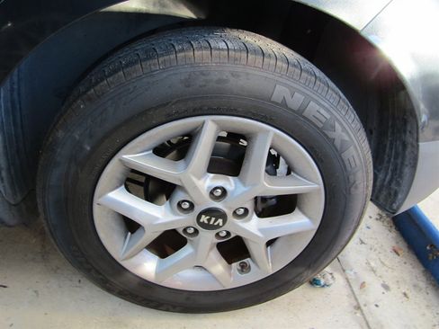 Used 2020 Kia Soul S image 13