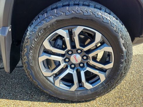 Used 2023 GMC Canyon AT4 w/ AT4 Premium Package image 5
