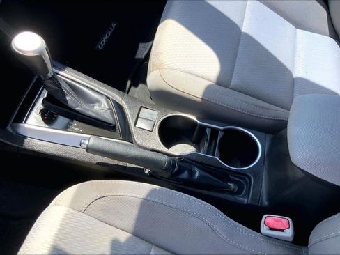 Used 2016 Toyota Corolla LE FWD image 15