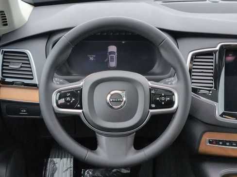 Used 2024 Volvo XC90 B5 Plus AWD/4WD image 24