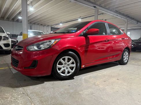 Used 2014 Hyundai Accent GLS FWD image 2