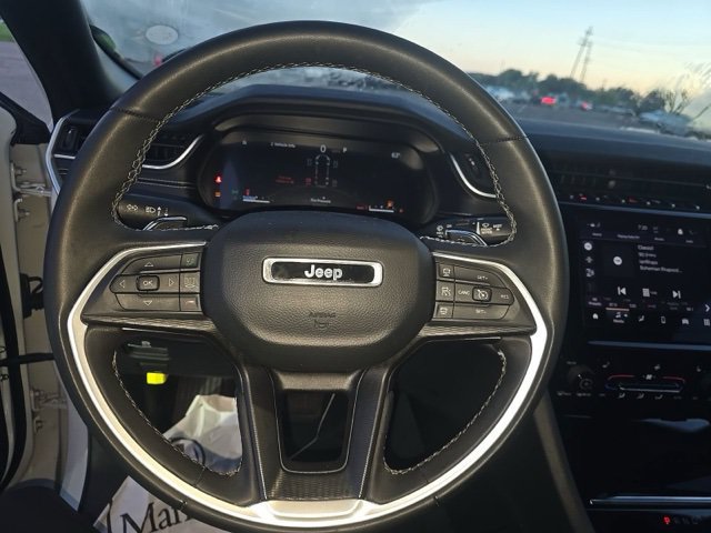 Used 2023 Jeep Grand Cherokee L Laredo AWD/4WD image 12