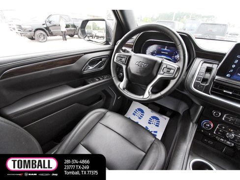 Used 2023 Chevrolet Tahoe Z71 w/ Luxury Package AWD/4WD image 9