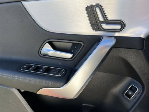 Used 2025 Mercedes-Benz CLA 250 4MATIC image 24