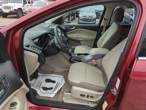 Used 2016 Ford Escape SE w/ Equipment Group 201A FWD image 11