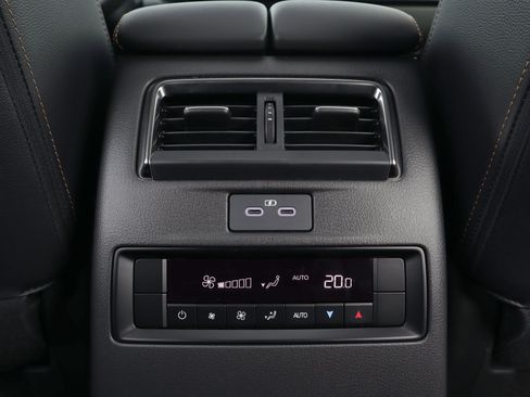 Certified 2025 MAZDA CX-70 3.3 Turbo w/ Preferred Package image 23