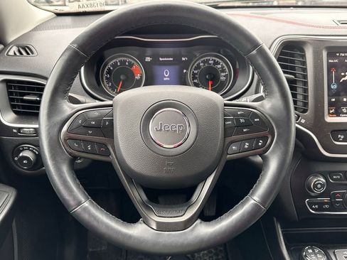 Used 2019 Jeep Cherokee Trailhawk AWD/4WD image 21