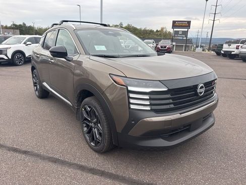 New 2026 Nissan Kicks SR w/ SR Premium Package image 3