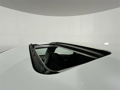 Certified 2024 Honda Civic Touring image 8