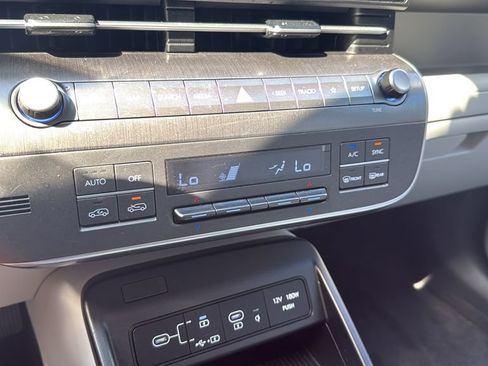 Certified 2024 Hyundai Kona SEL w/ Convenience Package FWD image 18