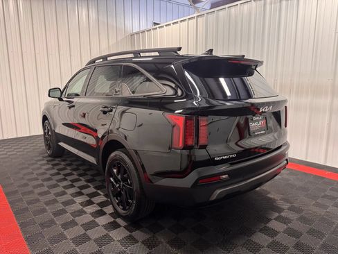 Used 2023 Kia Sorento S w/ Panoramic Sunroof Package AWD/4WD image 2