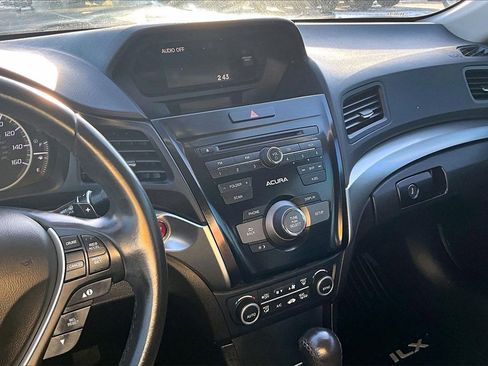 Used 2017 Acura ILX Base image 6