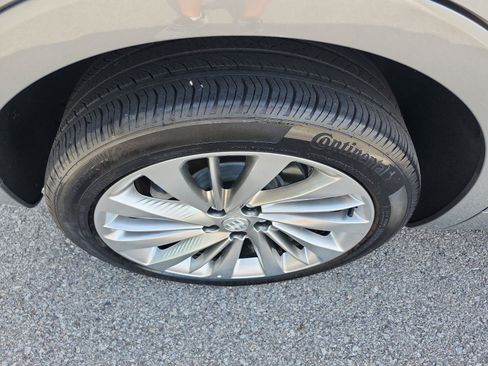 Used 2024 Buick Envision Avenir AWD/4WD image 4