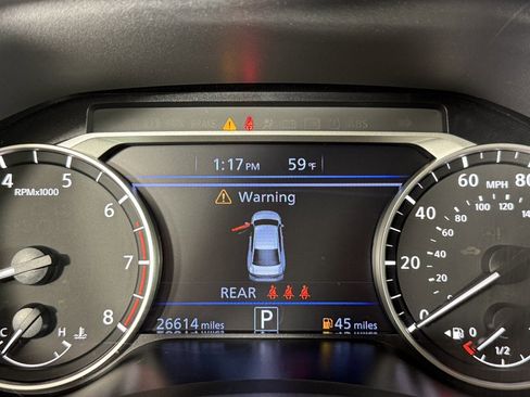 Used 2025 Nissan Altima 2.5 SV FWD image 17