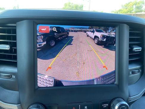 Used 2024 RAM 2500 Tradesman w/ Chrome Appearance Group image 23