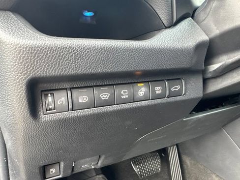 Used 2023 Toyota RAV4 XSE AWD/4WD image 10