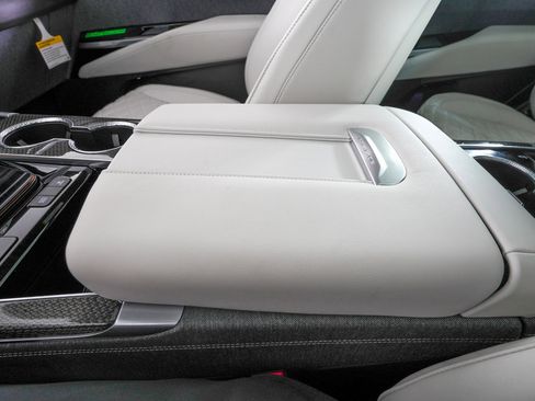 Used 2026 Cadillac Escalade V image 32