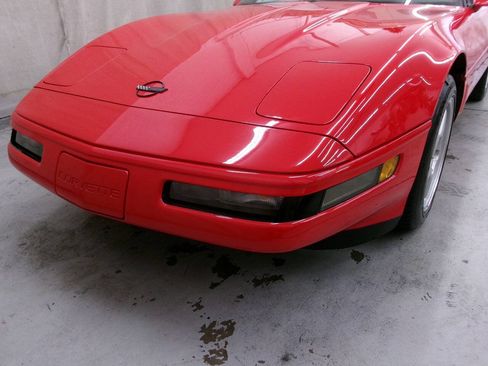 Used 1995 Chevrolet Corvette Convertible RWD image 17