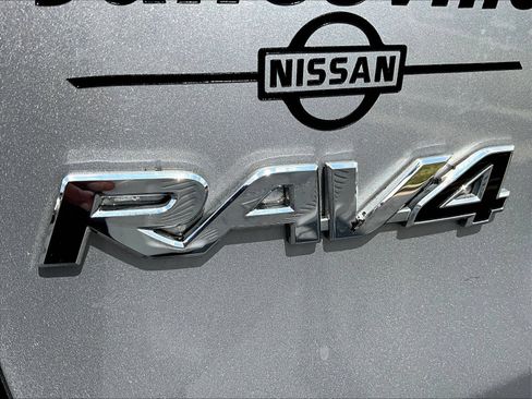 Used 2020 Toyota RAV4 XLE AWD/4WD image 27