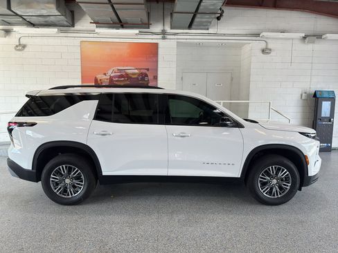 New 2026 Chevrolet Traverse LT w/ LPO, Floor Liner Package image 2