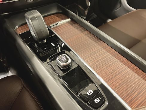 Used 2023 Volvo XC60 B5 Plus w/ Climate Package image 22