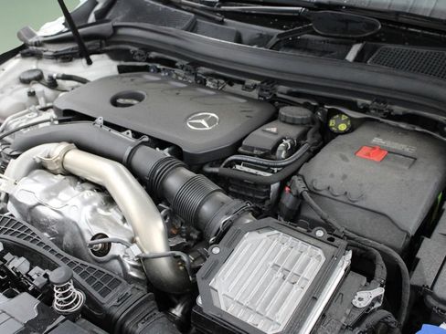 Used 2025 Mercedes-Benz GLA 250 4MATIC image 43
