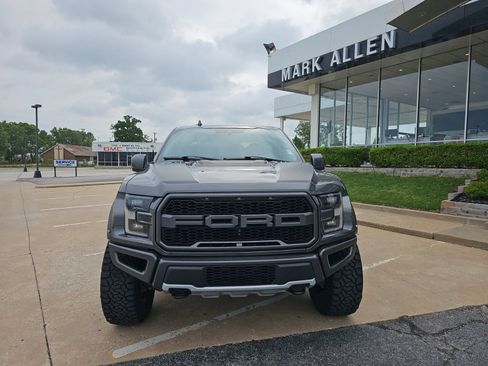 Used 2019 Ford F150 Raptor w/ Equipment Group 802A Luxury AWD/4WD image 10