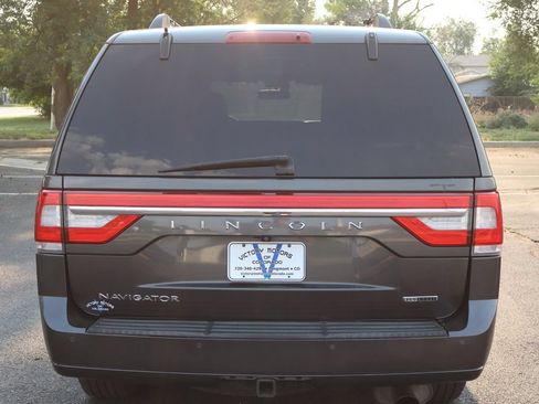 Used 2015 Lincoln Navigator 4WD image 6