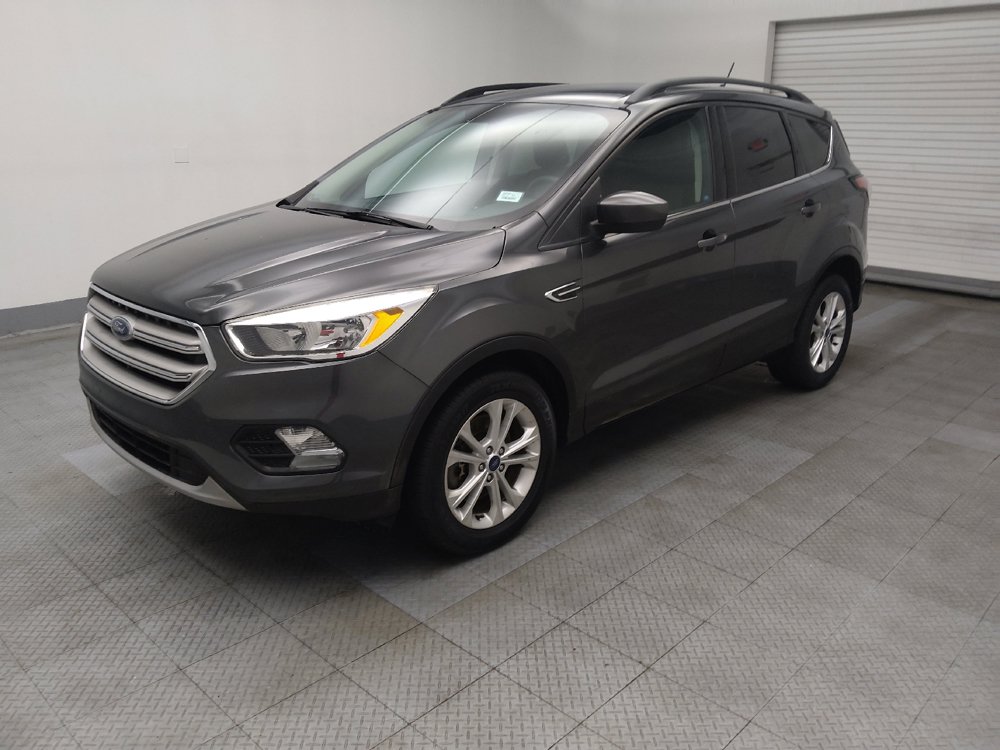 Used 2018 Ford Escape SE w/ SE Sync 3 Package AWD/4WD image 2