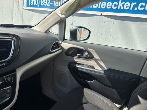 Used 2023 Chrysler Voyager LX FWD image 29