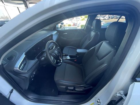 Used 2025 Buick Encore GX Preferred image 24