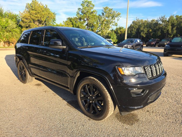 Used 2020 Jeep Grand Cherokee Altitude AWD/4WD image 7