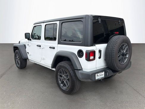Used 2024 Jeep Wrangler Unlimited Sport AWD/4WD image 6