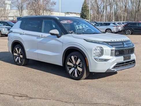 New 2026 Mitsubishi Outlander SEL image 1