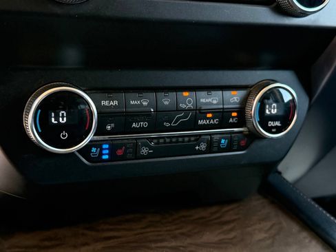 Used 2019 Ford Expedition Platinum RWD image 35