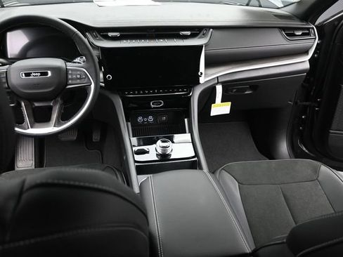 New 2026 Jeep Grand Cherokee Laredo image 24