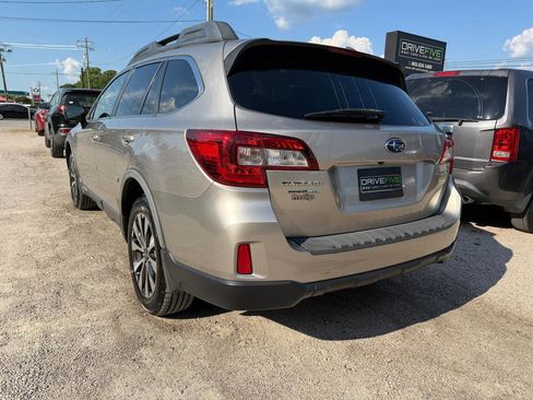 Used 2015 Subaru Outback 2.5i Limited AWD/4WD image 3