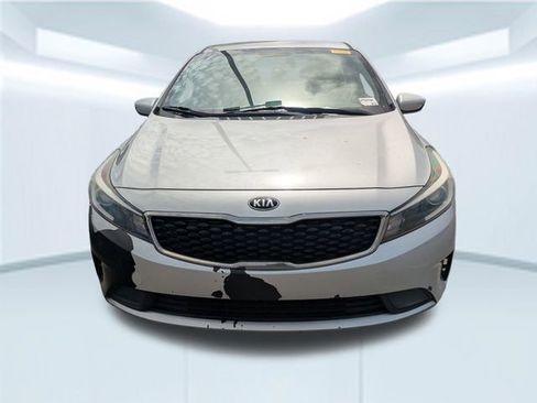 Used 2017 Kia Forte LX image 5