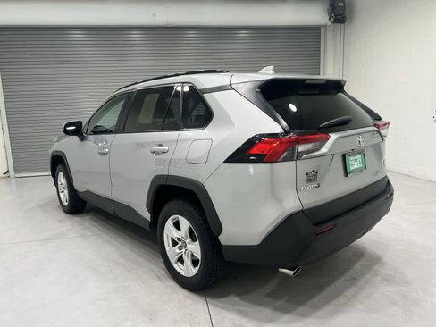 Used 2021 Toyota RAV4 XLE w/ XLE Grade Weather Package AWD/4WD image 6