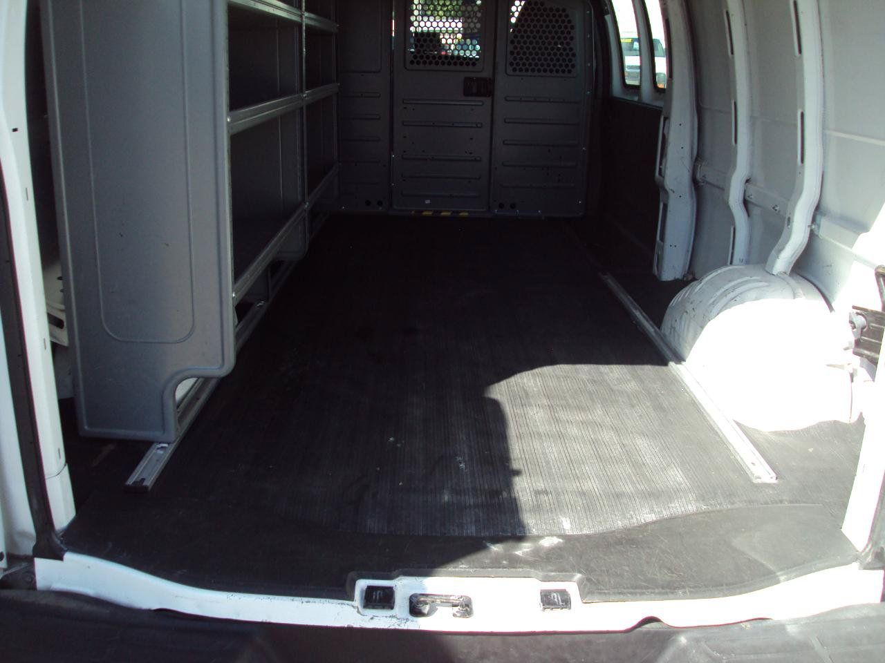 Used 2011 Chevrolet Express 3500 Extended w/ Power Package RWD image 5