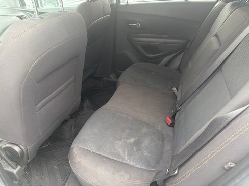 Used 2020 Chevrolet Trax LS w/ Tint and Cruise Package FWD image 12