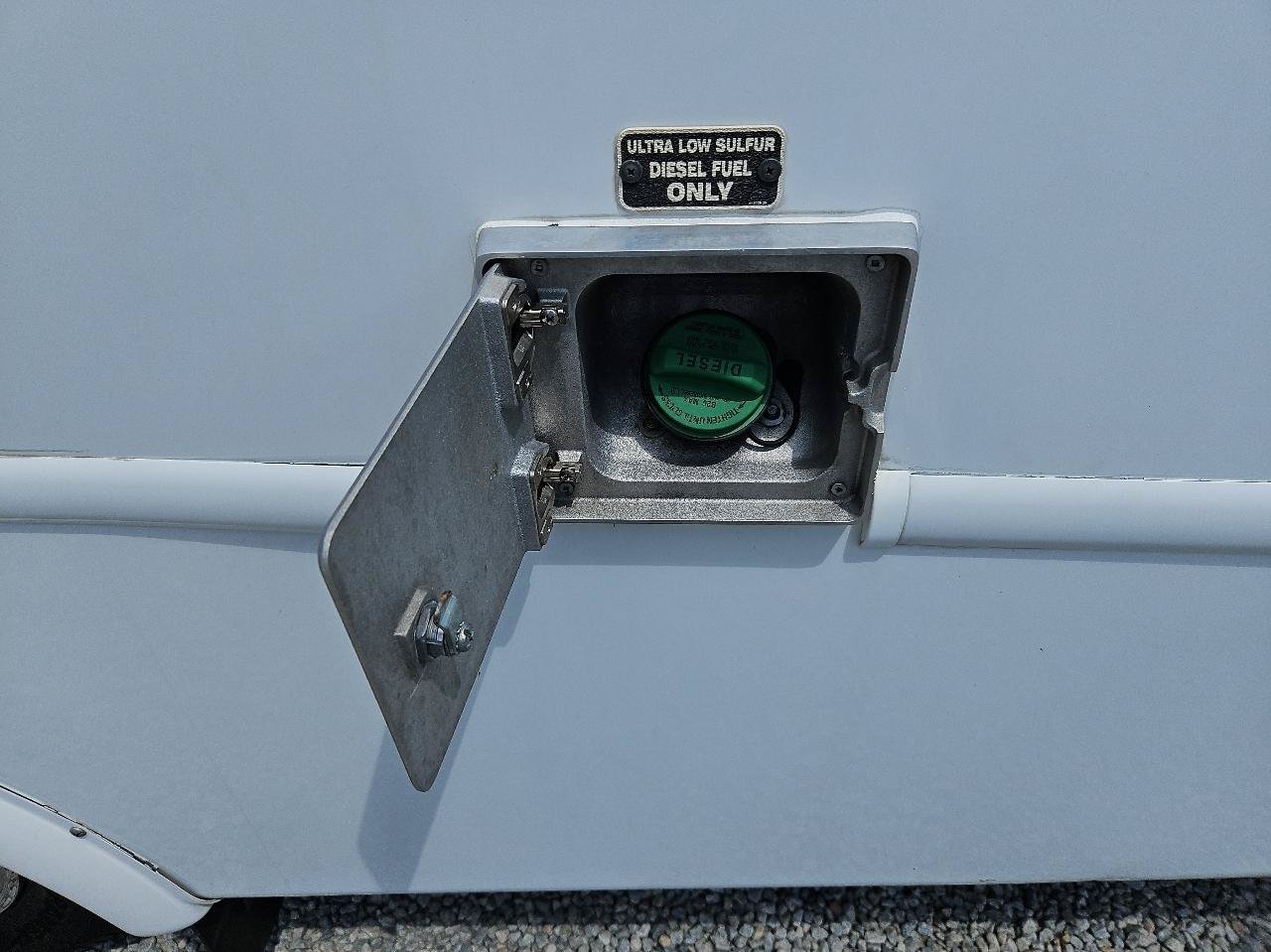Used 2016 Ford F550 2WD Regular Cab Super Duty image 53