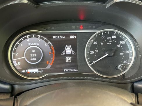 Used 2025 Nissan Versa SV FWD image 38