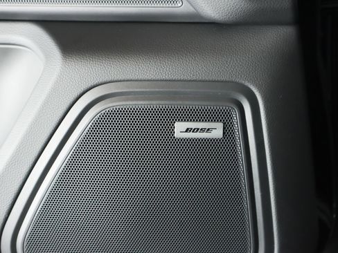 Used 2025 Porsche Macan image 24